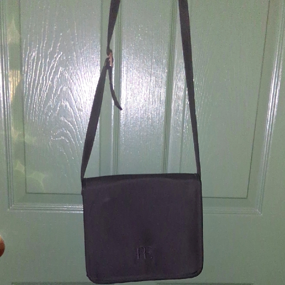 Perry Ellis Black Messenger Bag with Classic Design